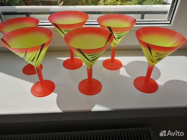 Стеклянные цветные бокалы, фужеры 6 шт