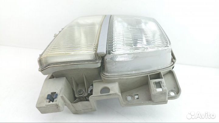 Фара правая Nissan Elgrand ALE50 1998