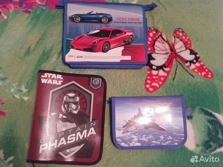 Пенал и 2 папки для тетрадей, новые