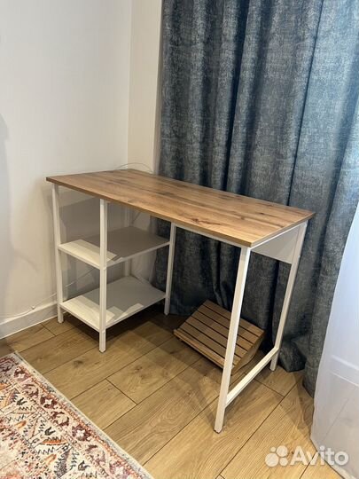 Письменный стол