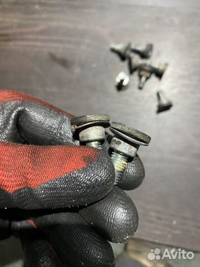 Болты тормозных дисков Harley-Davidson V-Rod 02-06