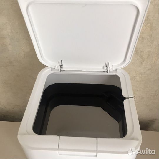 Мусорное ведро. Новое