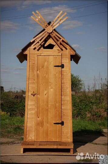 Дачный туалет деревянный