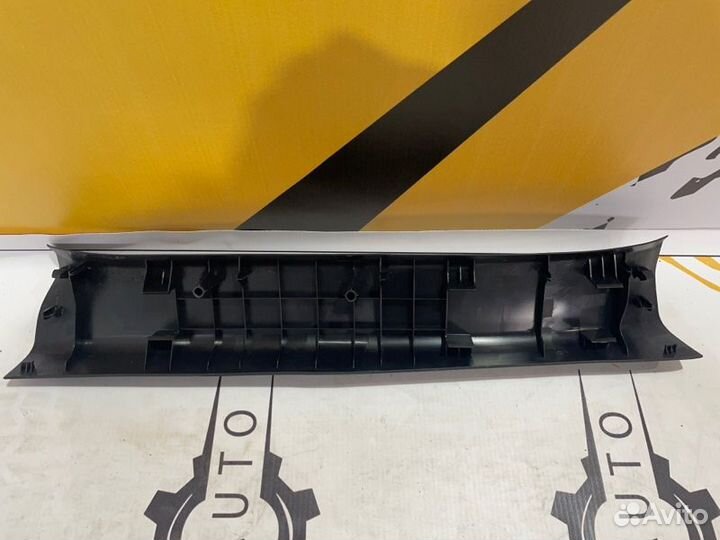 Накладка на порог салона задняя левая Lexus Rx450H