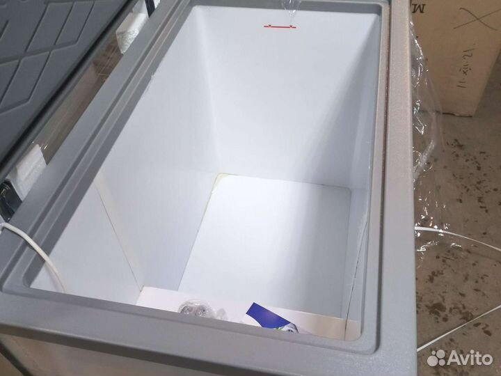 Морозильный ларь с глухой крышкой