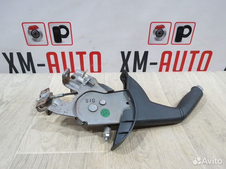 Рычаг стояночного тормоза ручник Hyundai Solaris