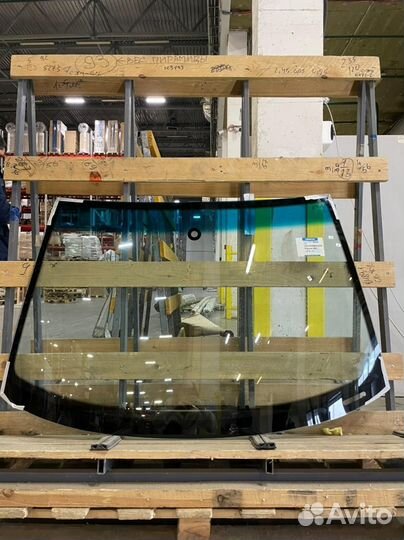 Лобовое стекло на Фольксваген Пассат