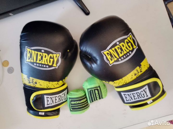 Боксерские перчатки