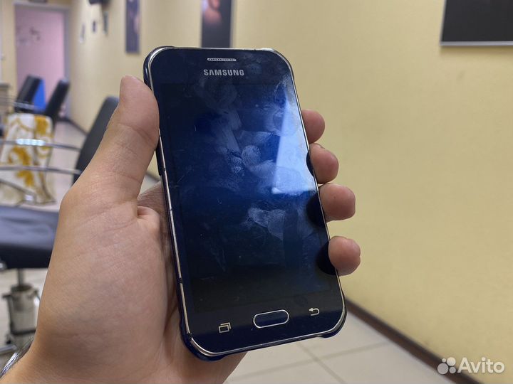Телефон Samsung j1 ace