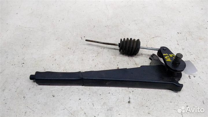 Рычаг стояночного тормоза Audi 80 B3 86-91г