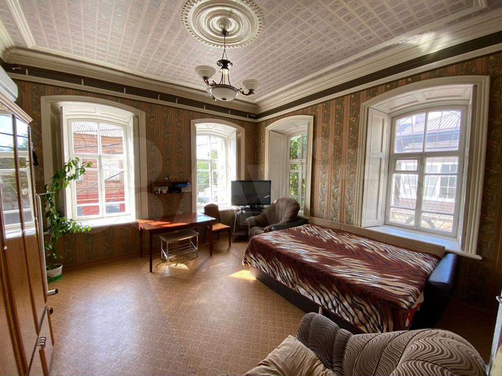 2-к. квартира, 57 м², 2/3 эт.