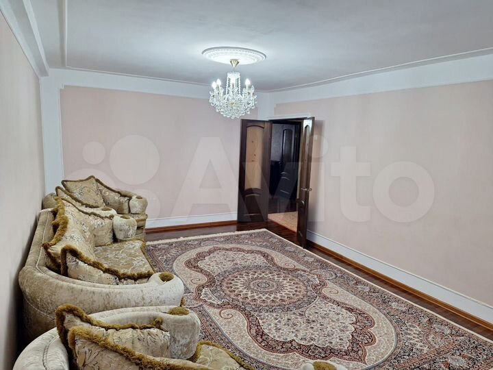 4-к. квартира, 86 м², 3/5 эт.