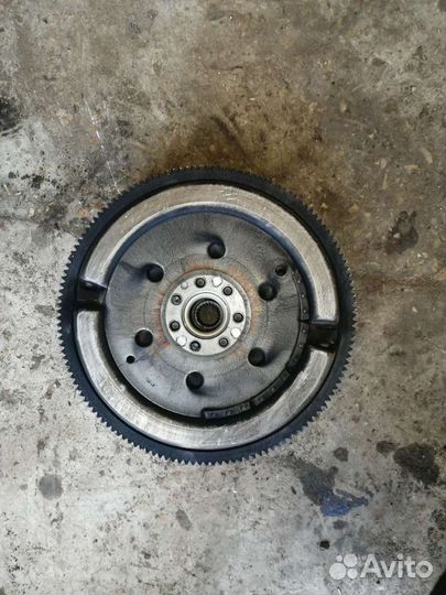 Маховик Рено 1,5 дци к9к732 Сименс