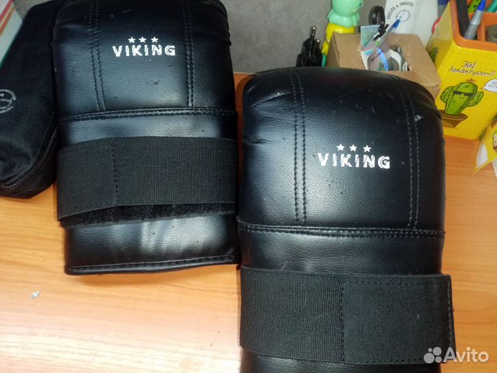 Боксерские перчатки