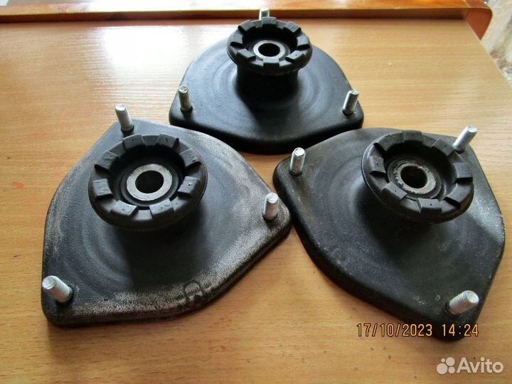 Опоры передних стоек Калина 1