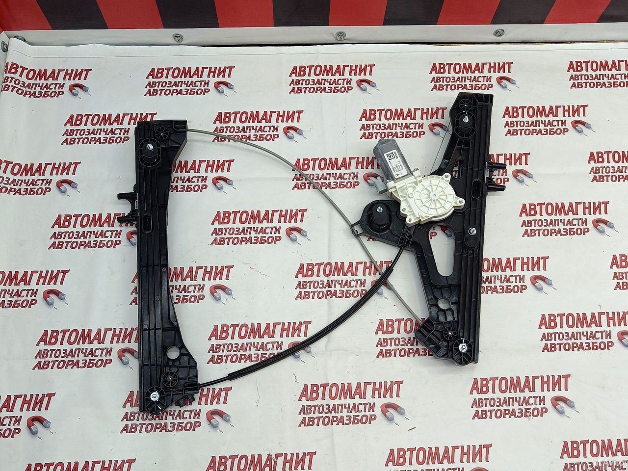 Стеклоподъемник задний правый Voyah Dream