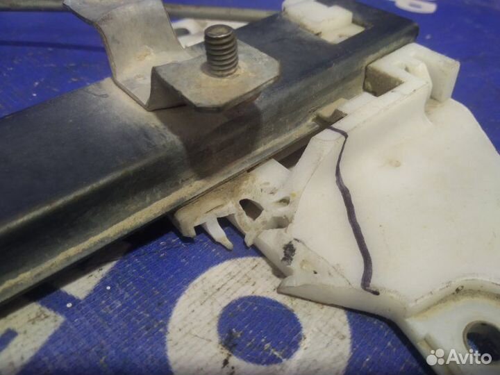 Передний левый стеклоподъемник Hyundai Getz