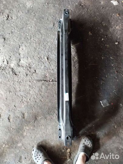 Усилитель заднего бампера Туарег