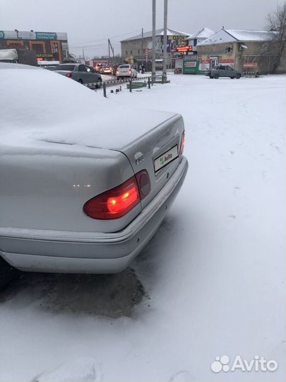 Mercedes-Benz E-класс 2.4 МТ, 1998, 350 000 км