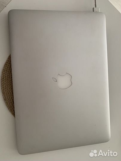 Apple MacBook Air 13, 1.4GHz intel core i5, 2014