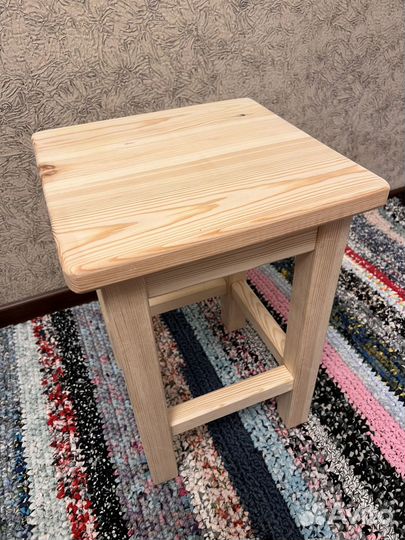 Табуретка деревенская из массива сосны