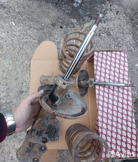 Амортизаторы передние Kia Spectra