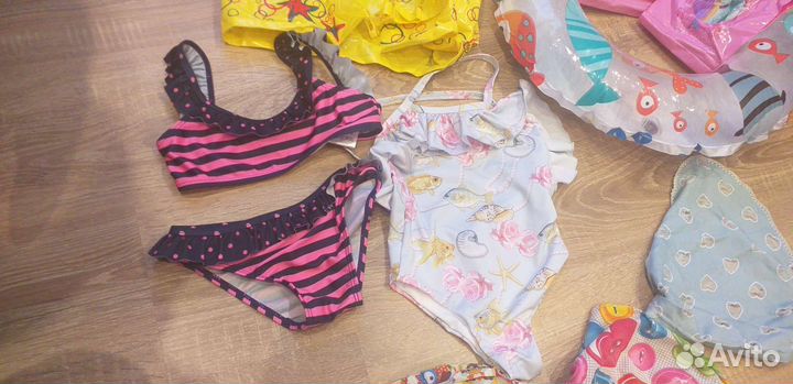 Купальники, повязки, принадлежности для плаванья