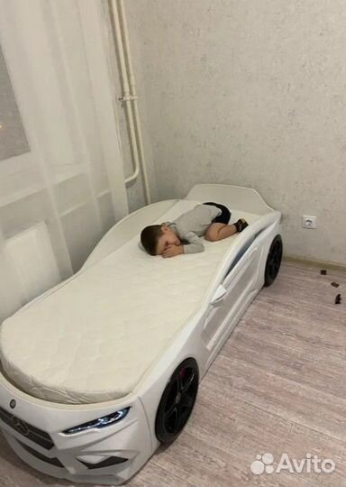 Кровать машина детская с фарами