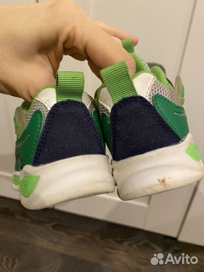 Кроссовки котофей 23