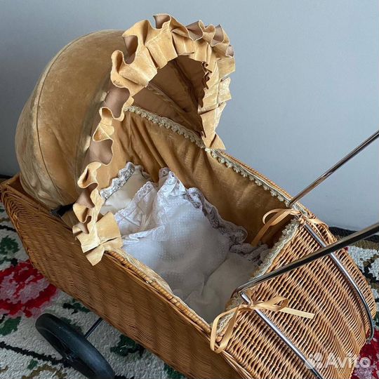 Кукольная коляска