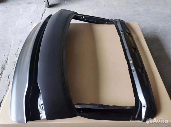 Задняя дверь и фары на Porsche Macan