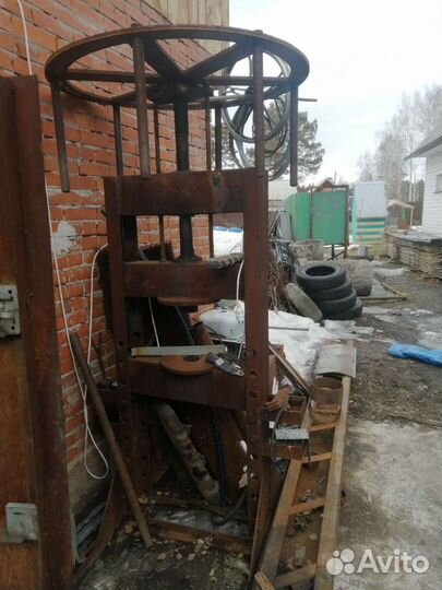 Пресс винтовой