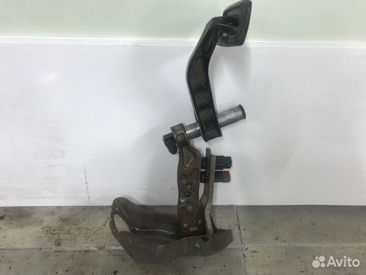 Педаль торомза Infiniti QX56 JA60