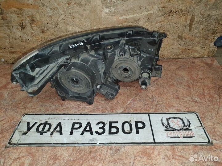 Фара левая бу ориг Toyota RAV 4 2006-2012