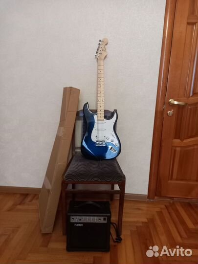 Электрогитара Fabio Stratocaster + Комбоусилитель