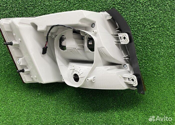 Фонарь правый Octavia A7 LED