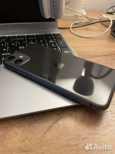 Продам iPhone 11 64G