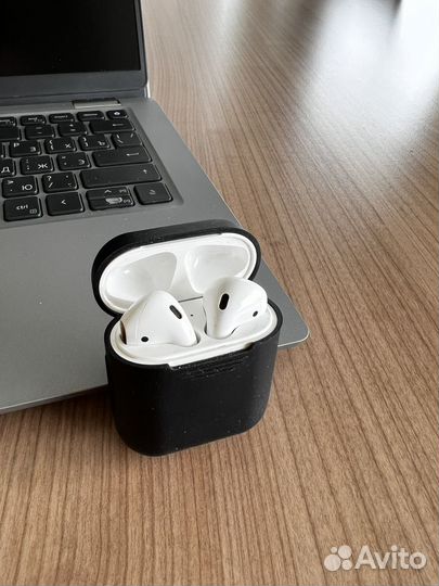 Apple Airpods 2