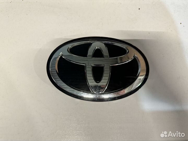Эмблема Toyota Prado 150