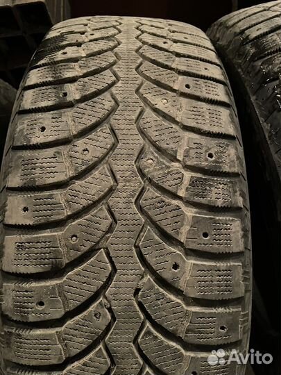 Bridgestone Blizzak Spike-01 245/65 R17 111T