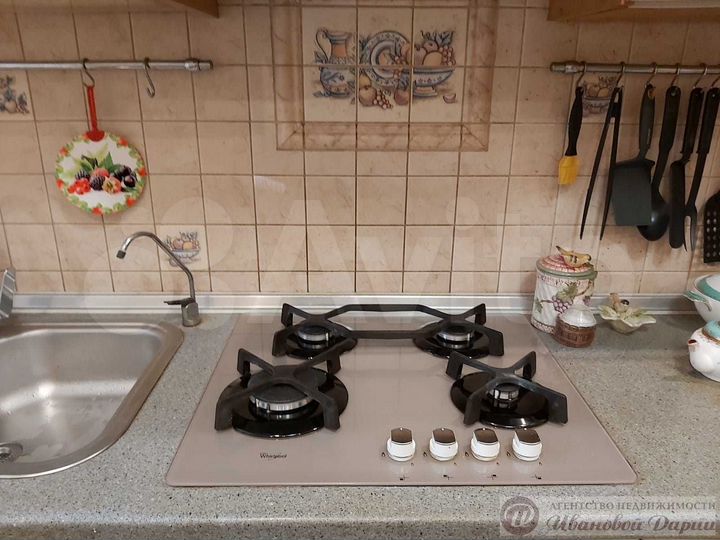 4-к. квартира, 97 м², 1/4 эт.