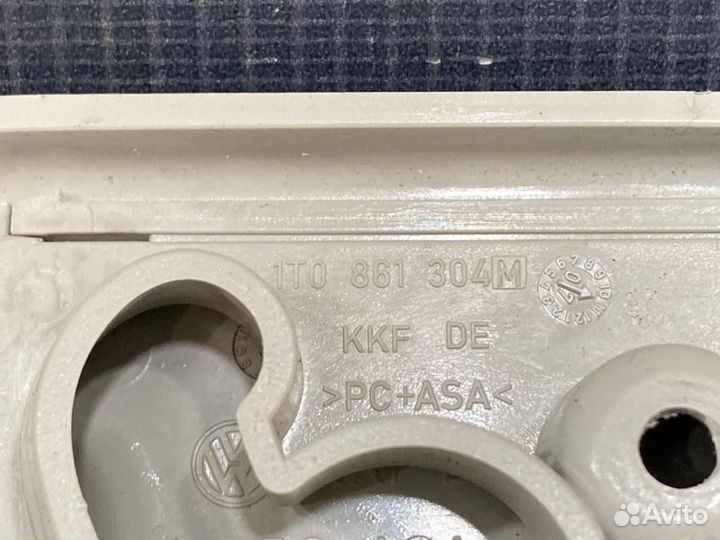 Держатель солнцезащитной шторки Volkswagen Passat