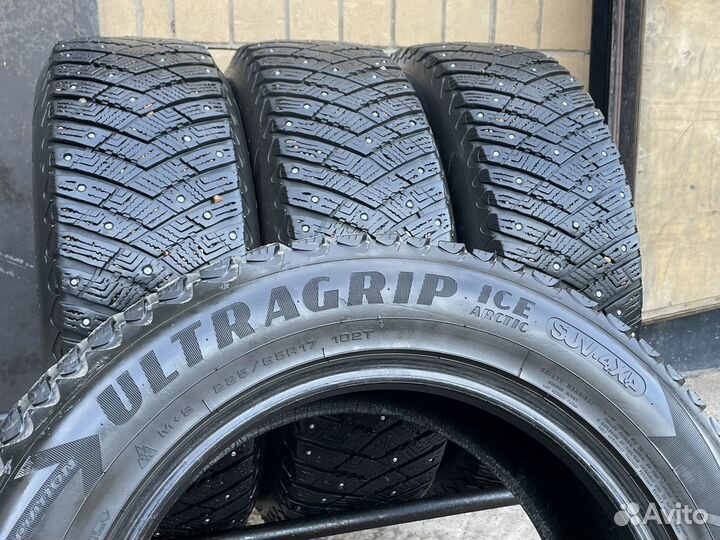 Goodyear UltraGrip Ice Arctic SUV 225/65 R17 102T