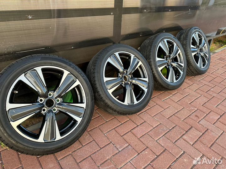 Toyota lexus колеса r18