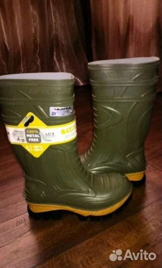 Резиновые сапоги