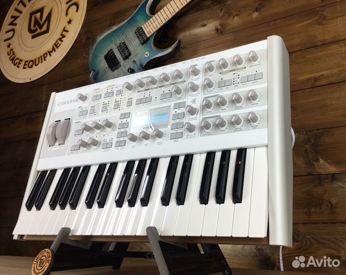 Синтезатор Access Virus TI2 Polar