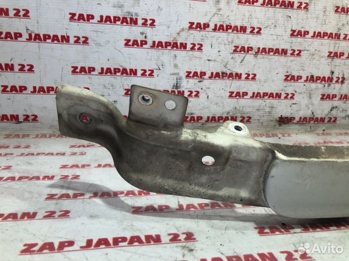 Планка под фару передняя левая Mitsubishi Pajero