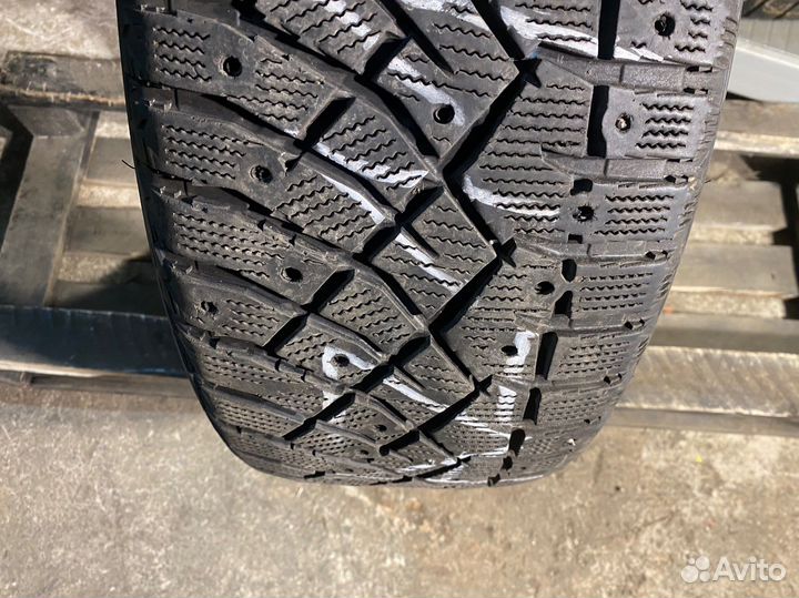 Nitto Therma Spike 215/55 R17 98T