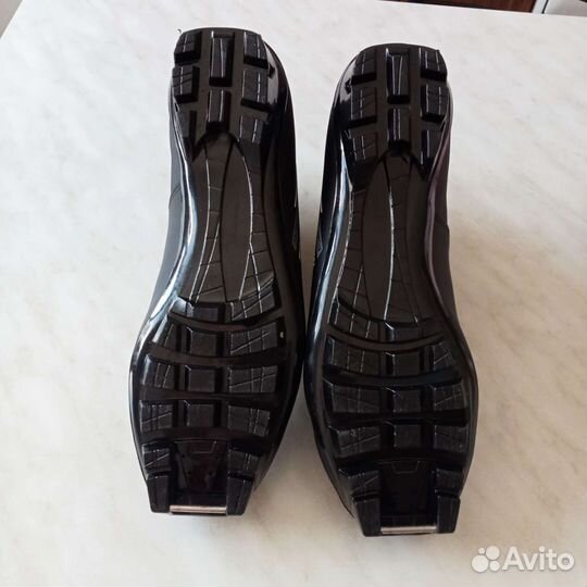 Беговые лыжи и ботинки