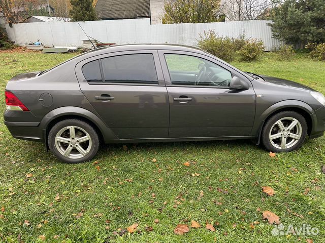 Opel Astra 1.8 AT, 2010, 190 000 км